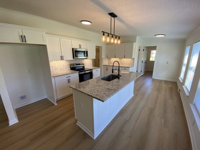 208 Beaver St - Photo 3 of 20