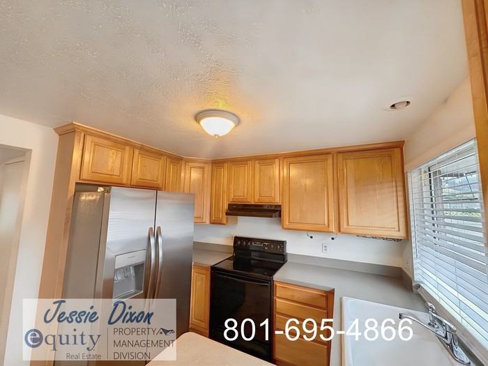 1231 E 991 S - Photo 2 of 20