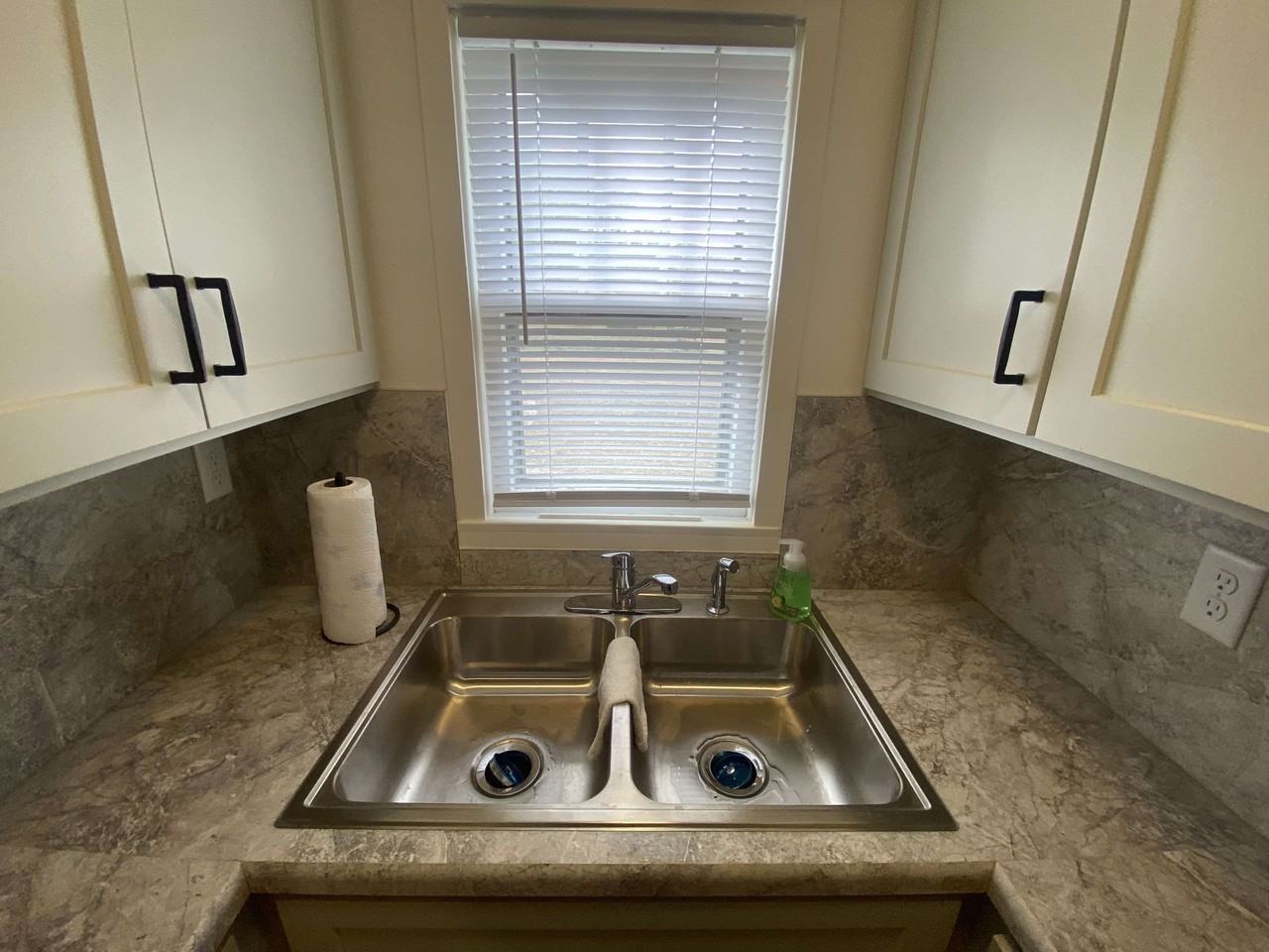 401 E 13th St #NA - Photo 6 of 14