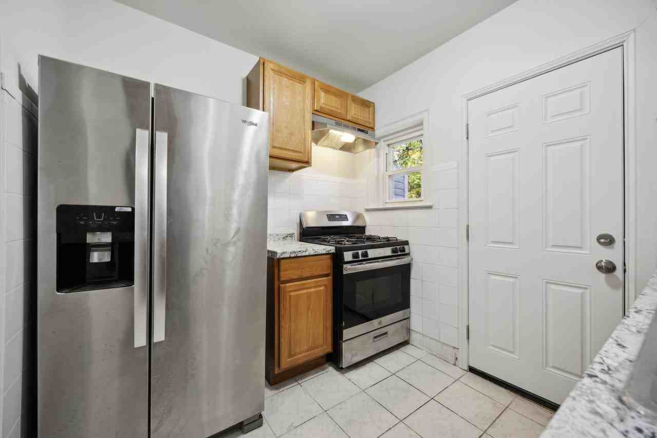 2039 S Aikens St #NA - Photo 2 of 24