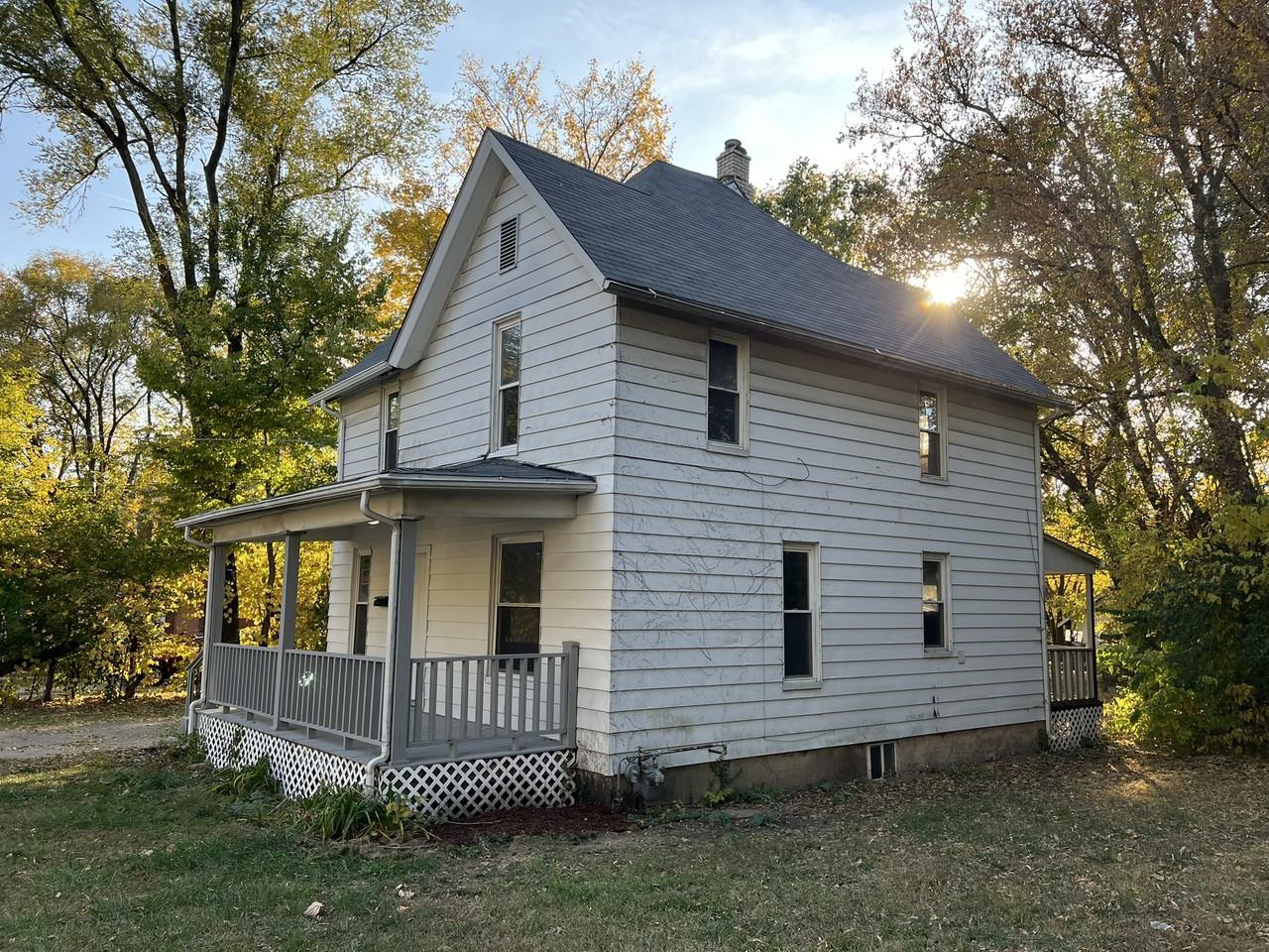 1032 Woodlawn Ave #NA - Photo 3 of 25