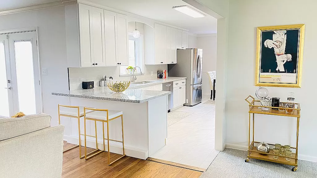 5230 S Columbia Ave #NA - Photo 2 of 6