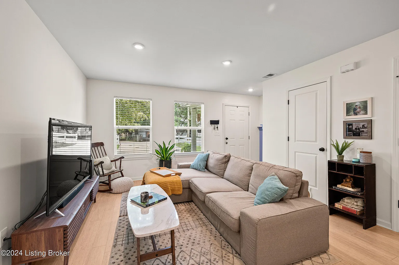 3710 Bashford Ave #NA - Photo 3 of 6