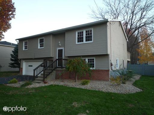 1746 Cynthia Ave - Photo 2 of 10