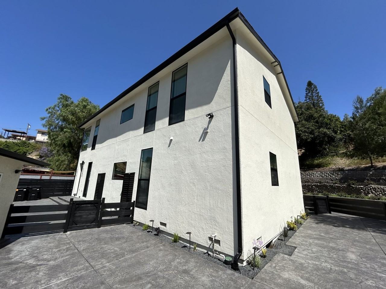 3810 Marron St - Photo 2 of 27