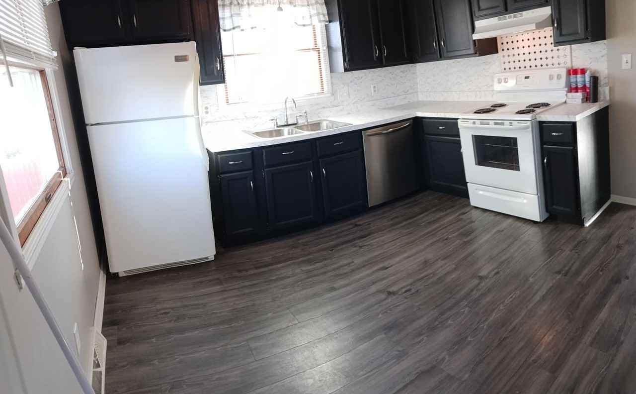 550 6th St - Photo 3 of 18