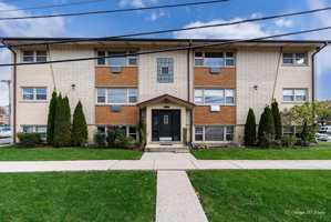 featured image of 7538 W Lawrence Ave