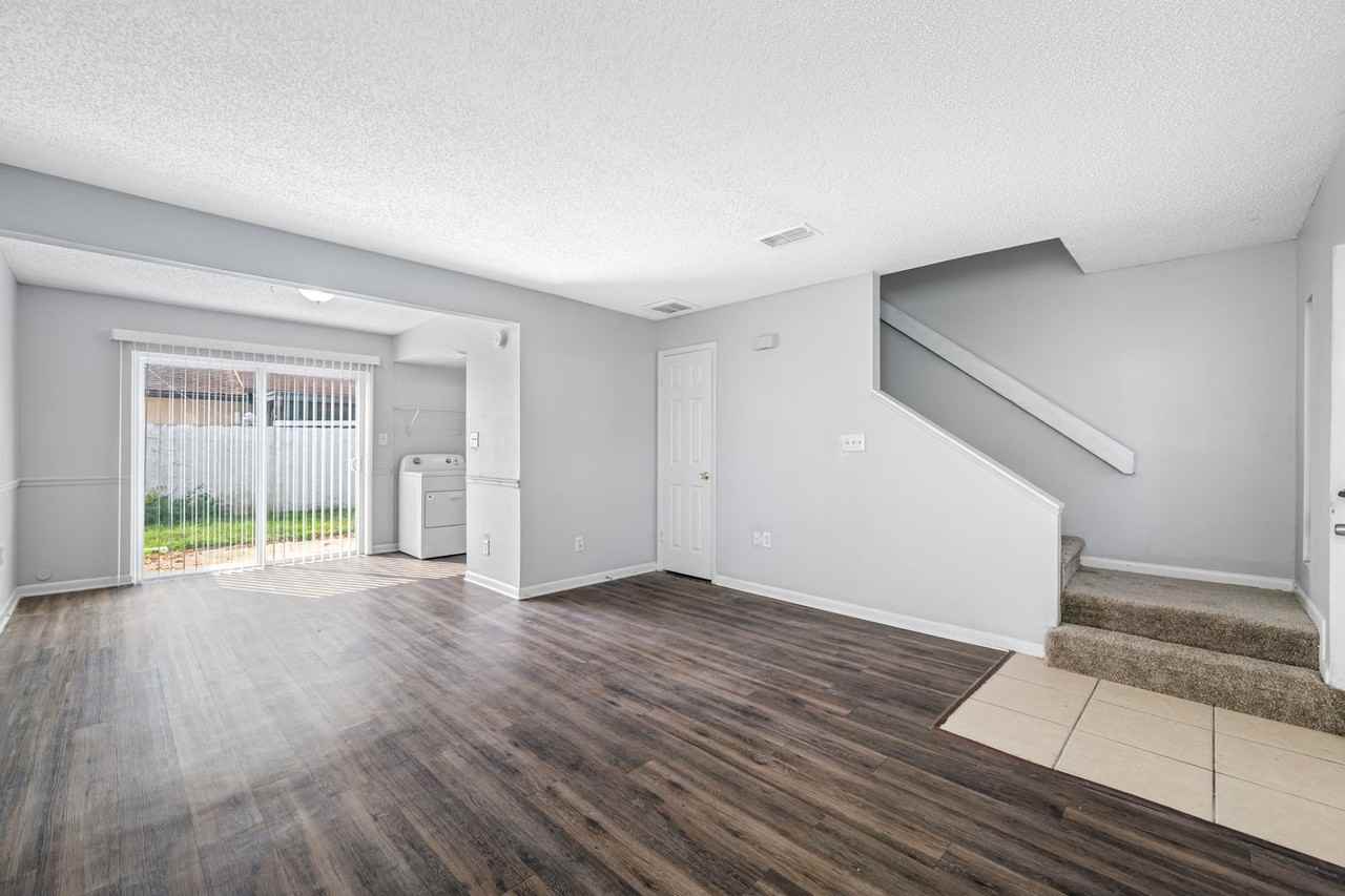 Himes Townhomes - Photo 4 of 28