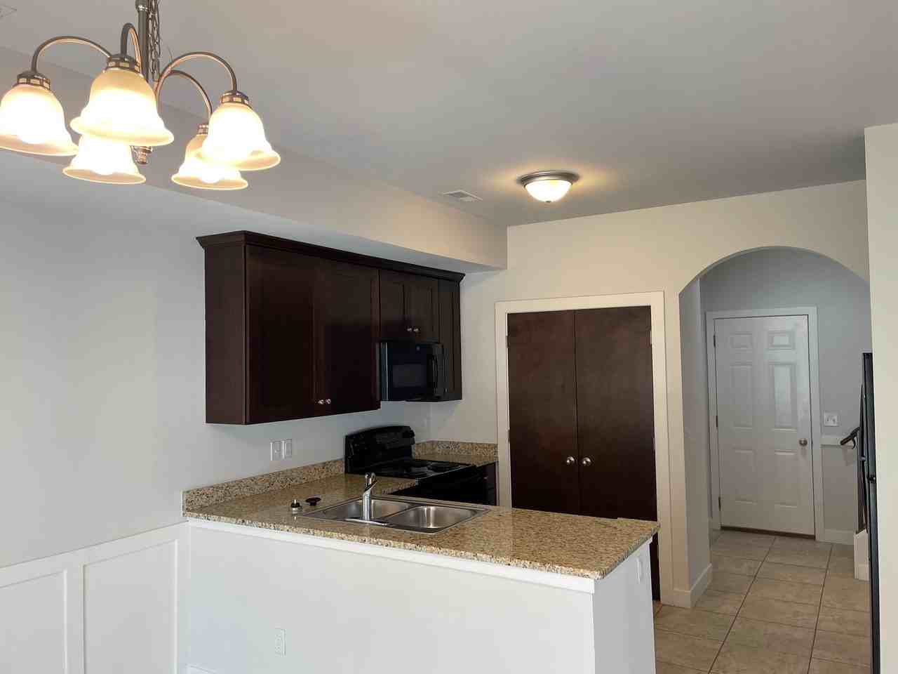 6145 Windemere Ln - Photo 7 of 28