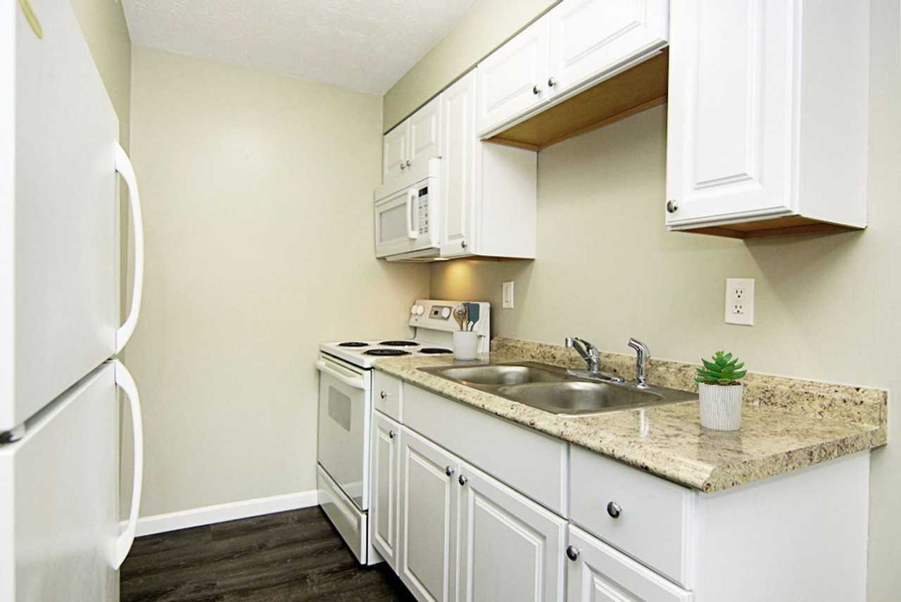 1 & 2 Bedrooms at Clearwater Apartments – Comfort & Convenience in Reading! - Photo 4 of 9