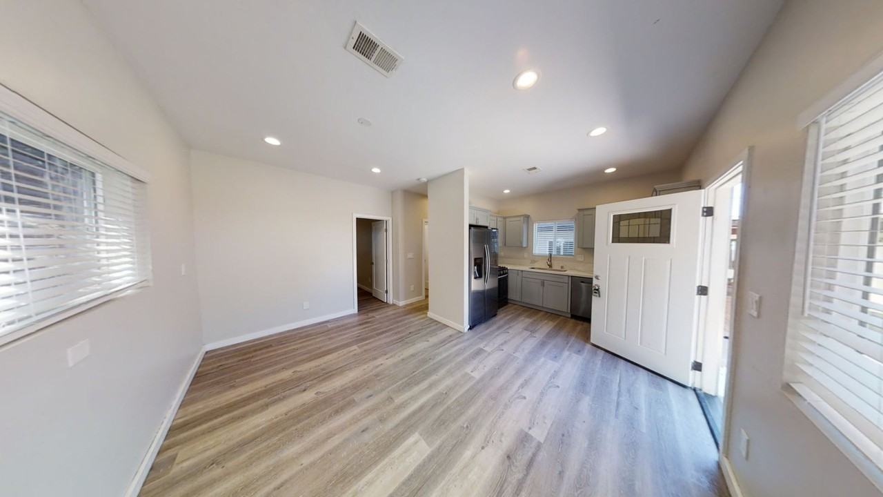 5239 Tipton Street - Photo 5 of 19