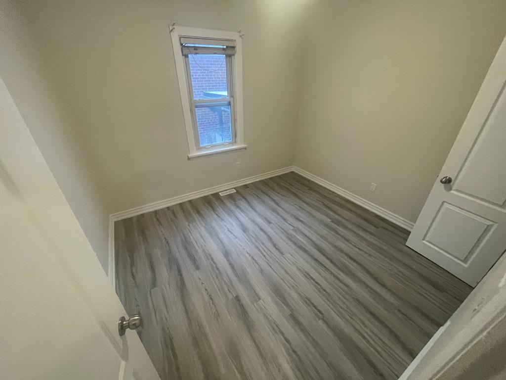 10 Mccowan Rd #1 - Photo 7 of 12