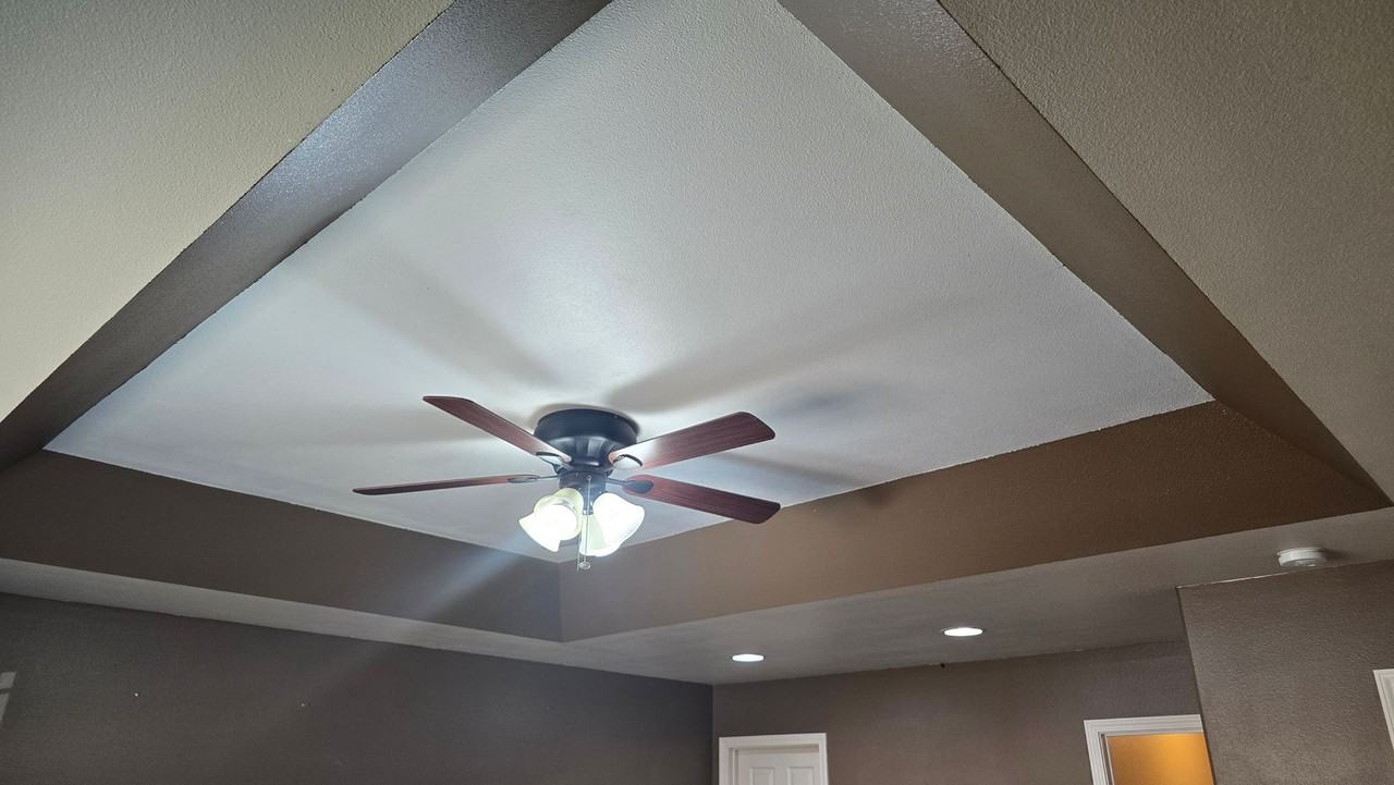 20510 London Ln - Photo 3 of 50