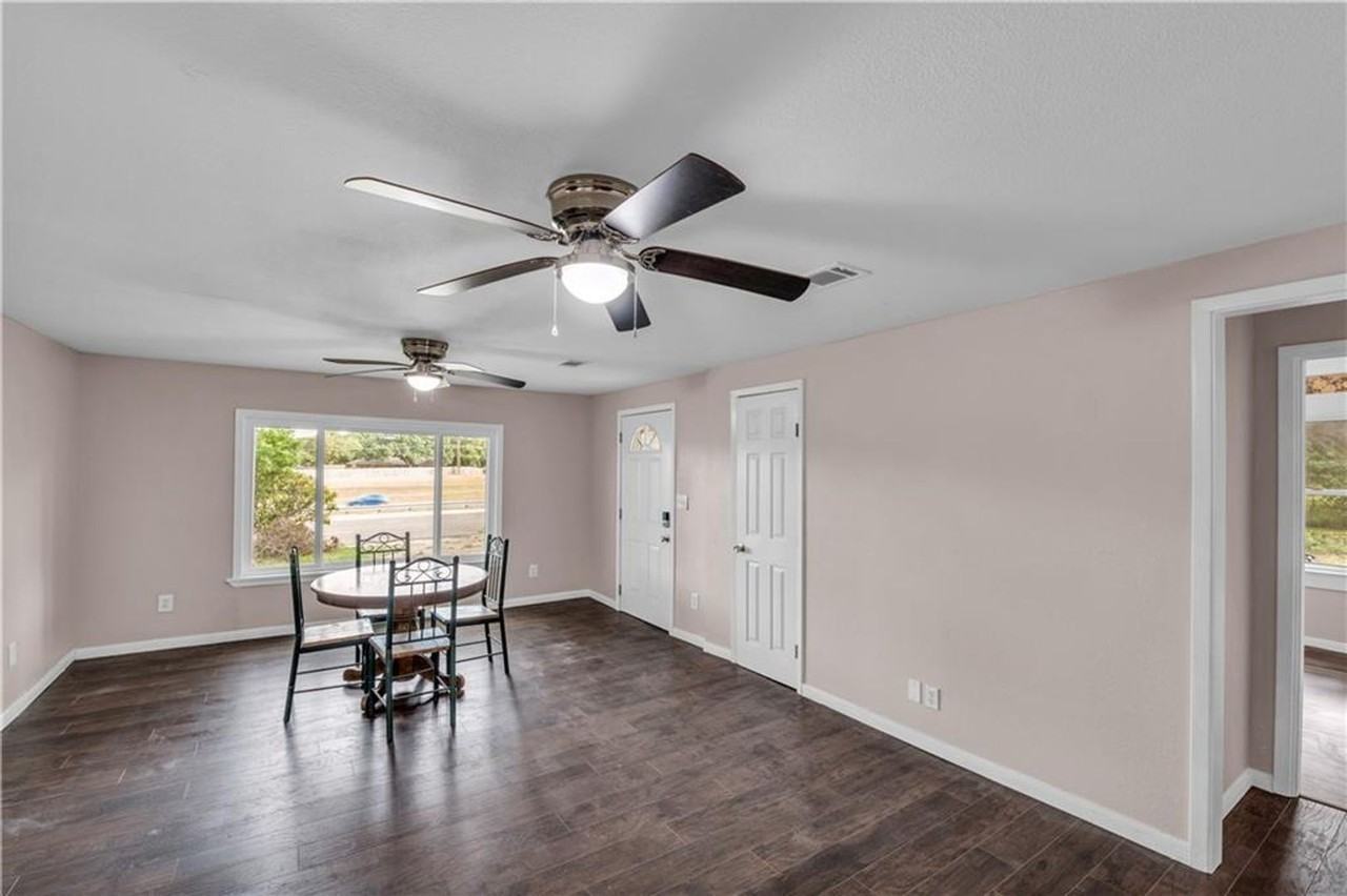 12005 Woodway Dr - Photo 2 of 15