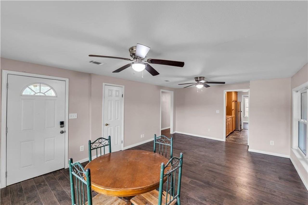 12005 Woodway Dr - Photo 3 of 15