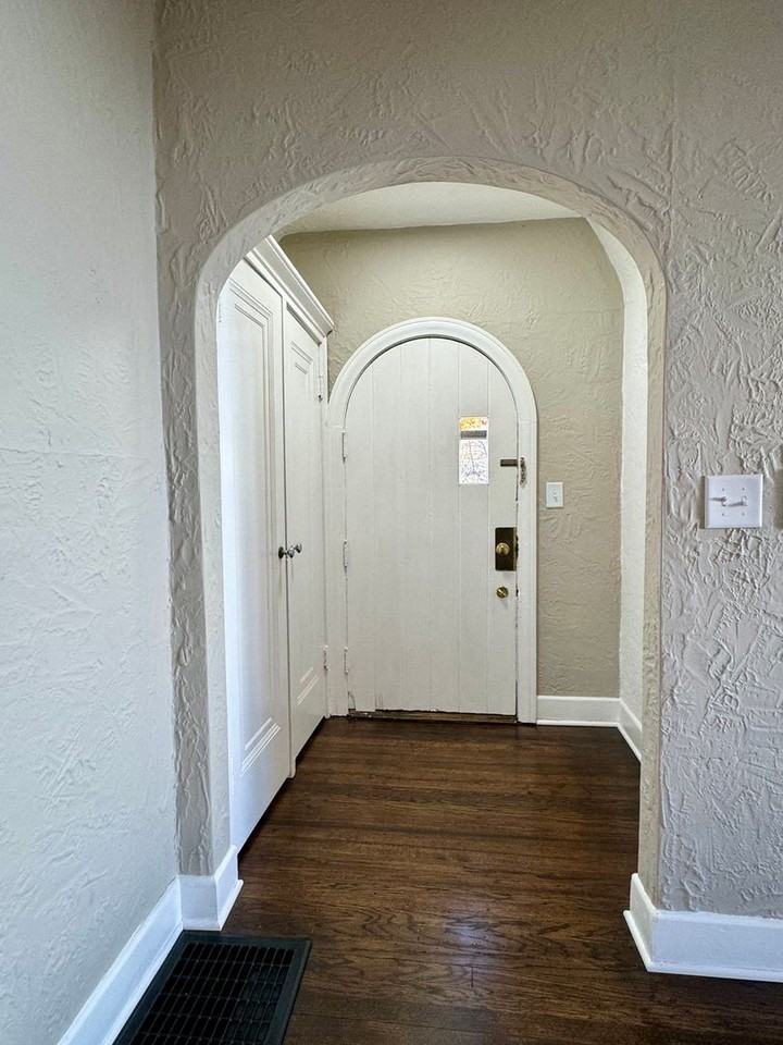 233 Highlake Ave - Photo 3 of 50