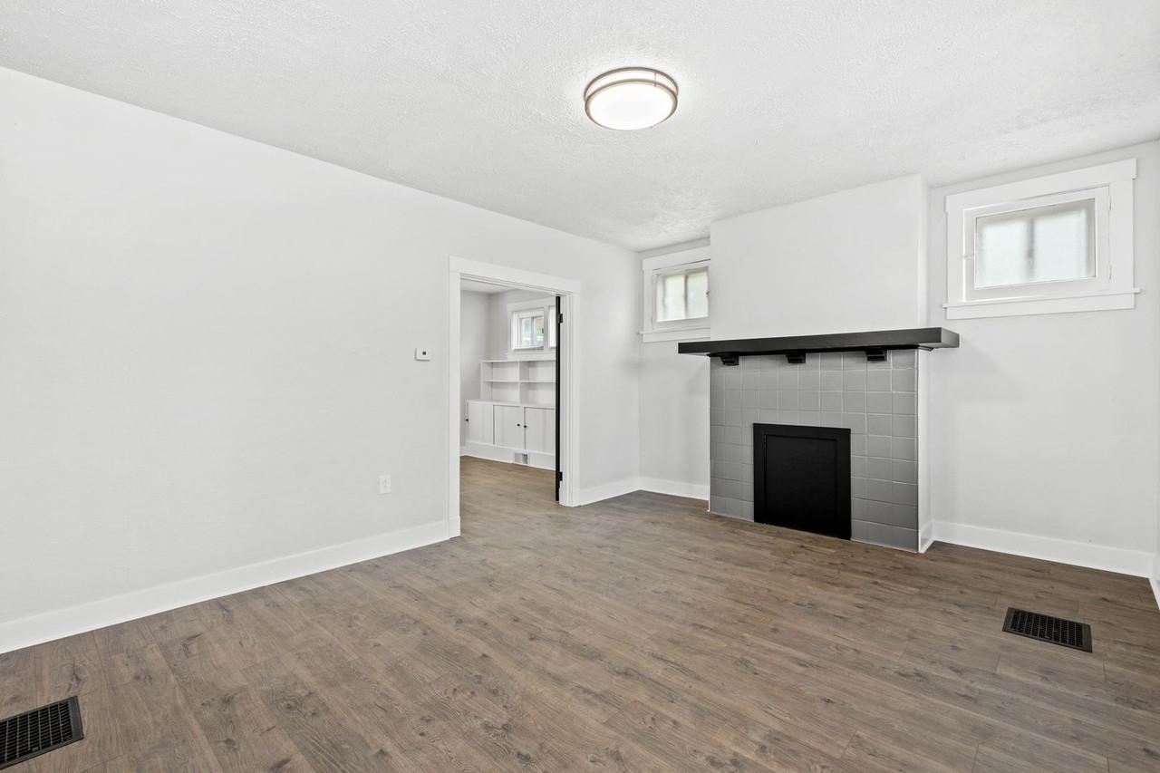 1614 Concordia St - Photo 4 of 32