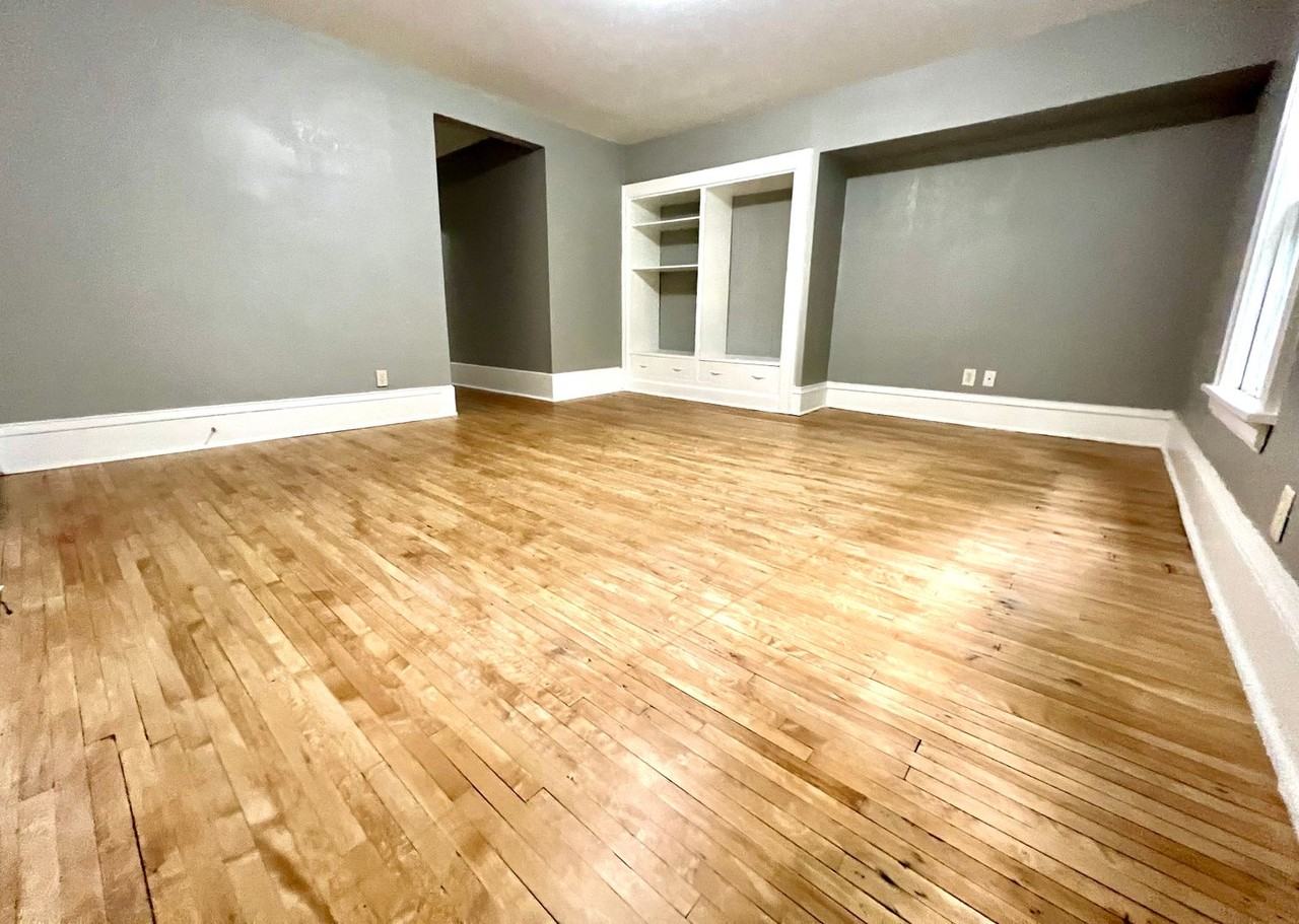 1314 Morgan Ave N - Photo 4 of 10