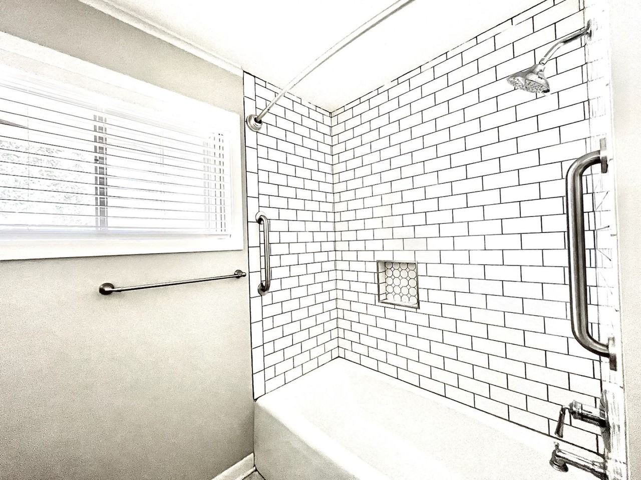 2405 Pemberton Ave - Photo 3 of 20