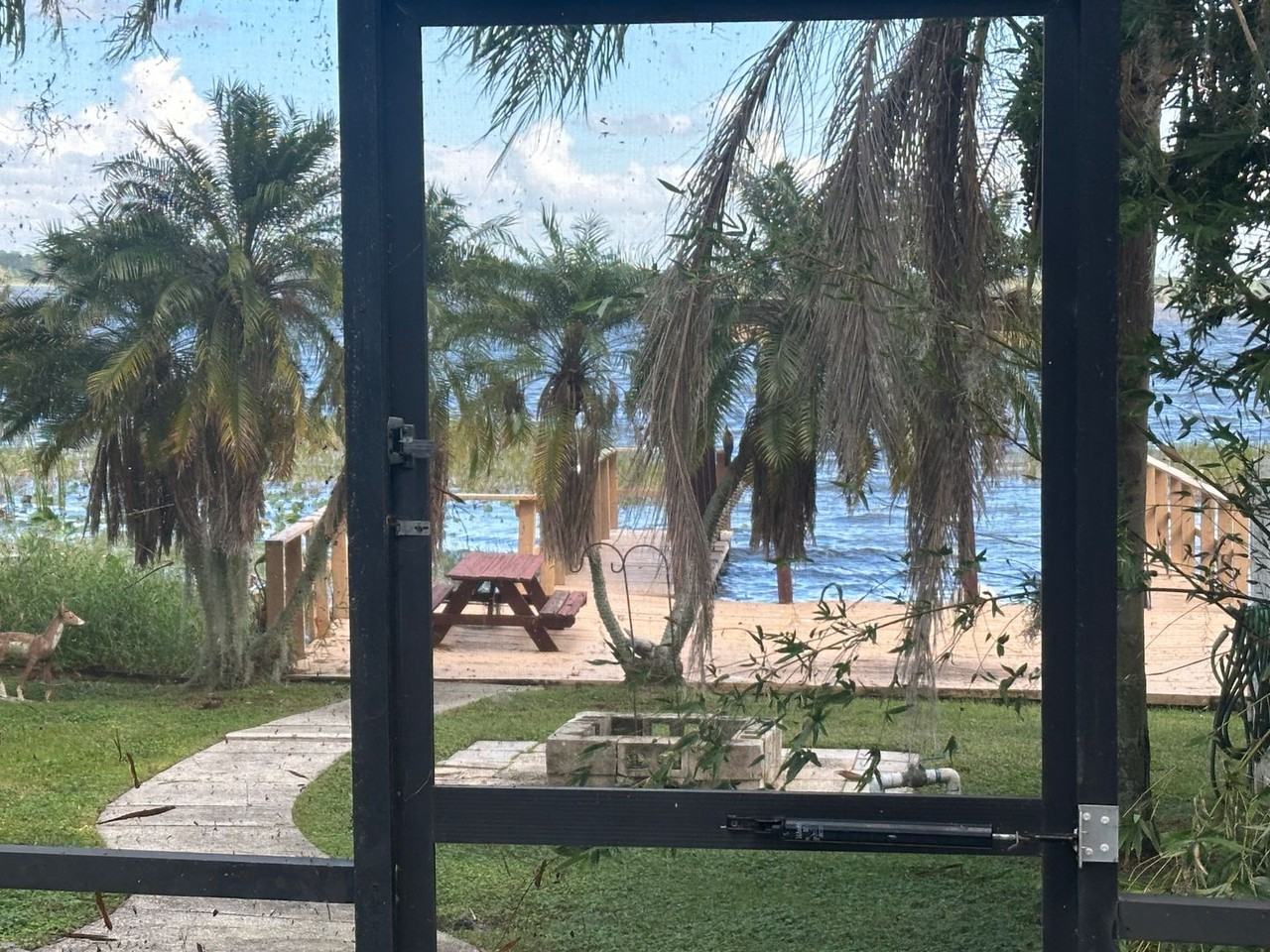 1155 Shady Cove Rd E - Photo 2 of 10