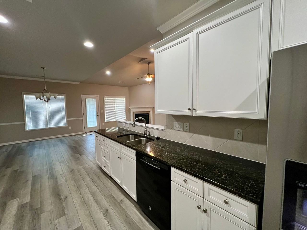 213 Slate Dr - Photo 5 of 31