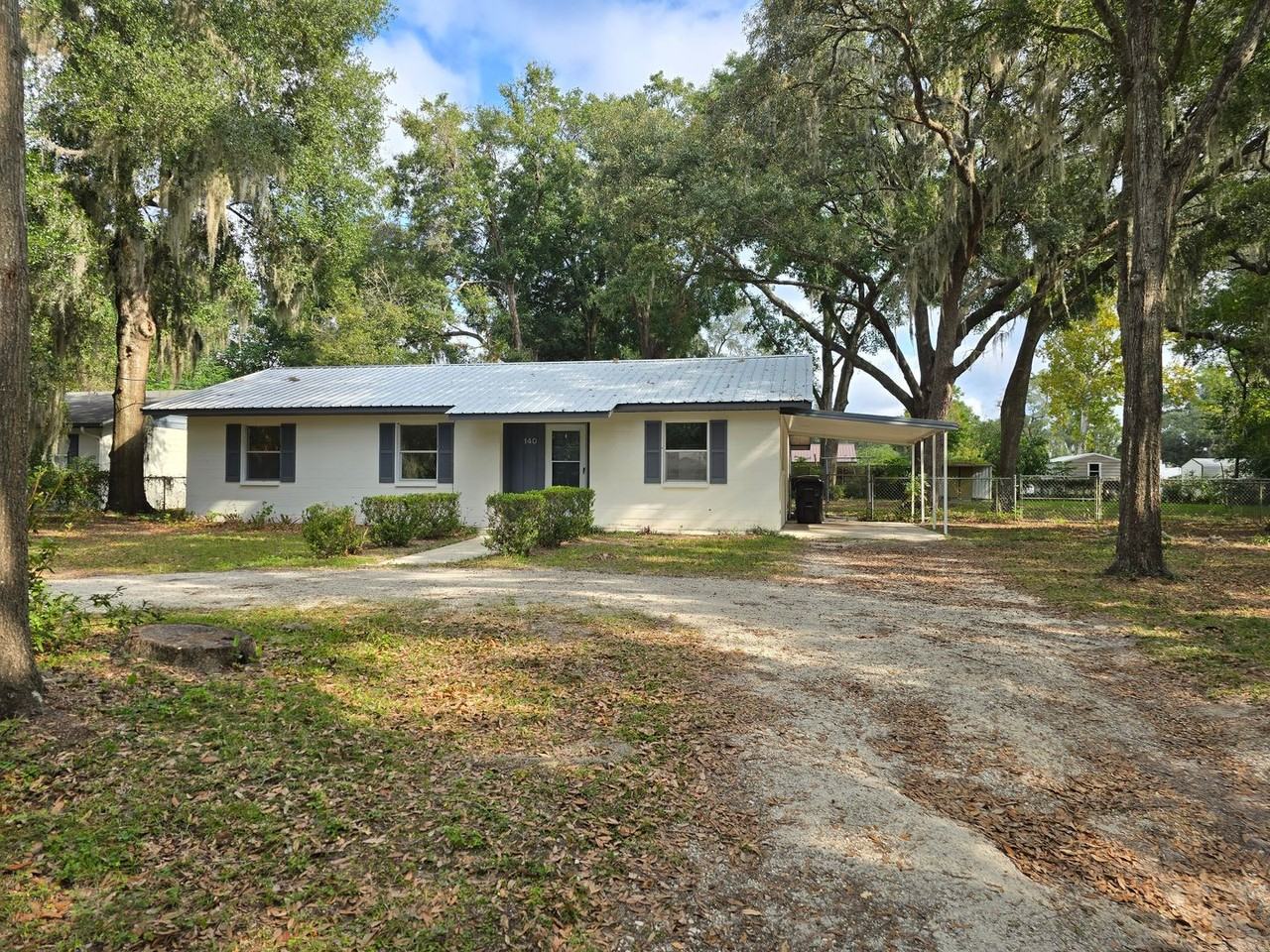 140 Sw Satsuma St - Photo 2 of 18
