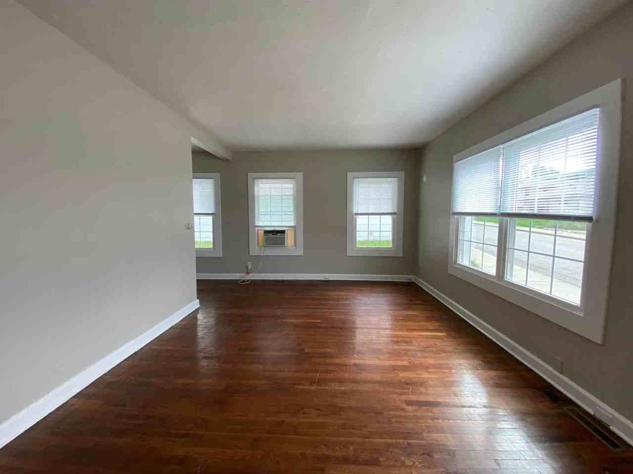 811 N Grant St - Photo 3 of 10