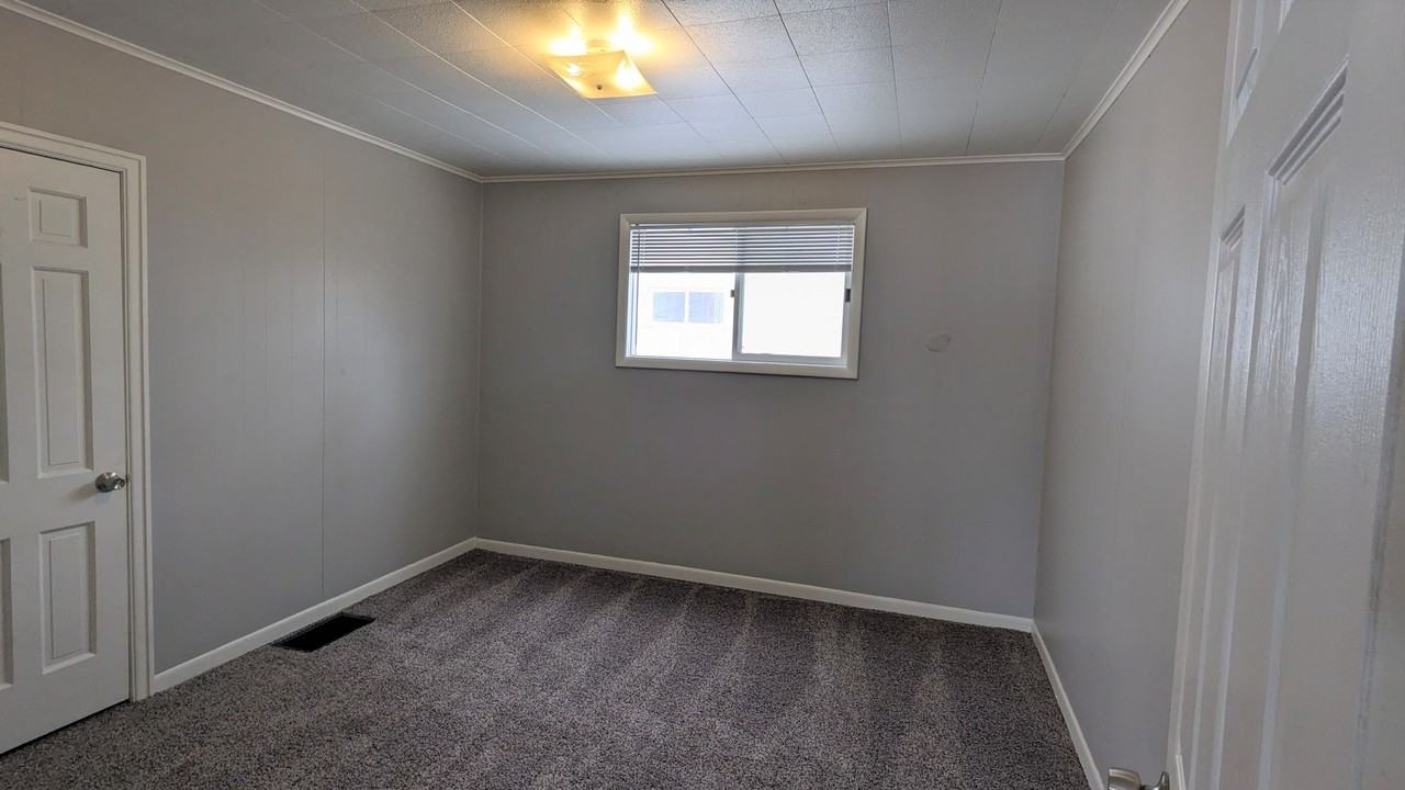 1920 5th St - Photo 7 of 11