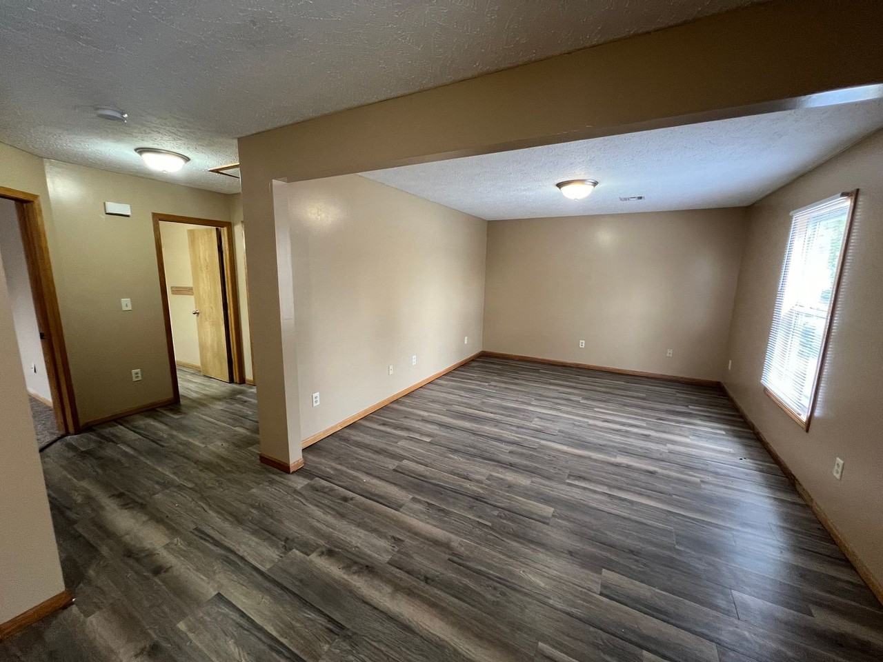 220-222 W Home - Photo 2 of 10