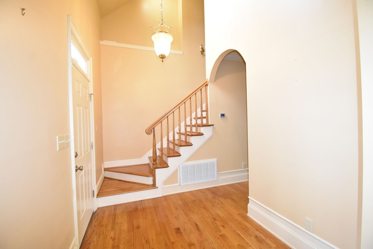 1408 Four Wood Dr - Photo 3 of 40