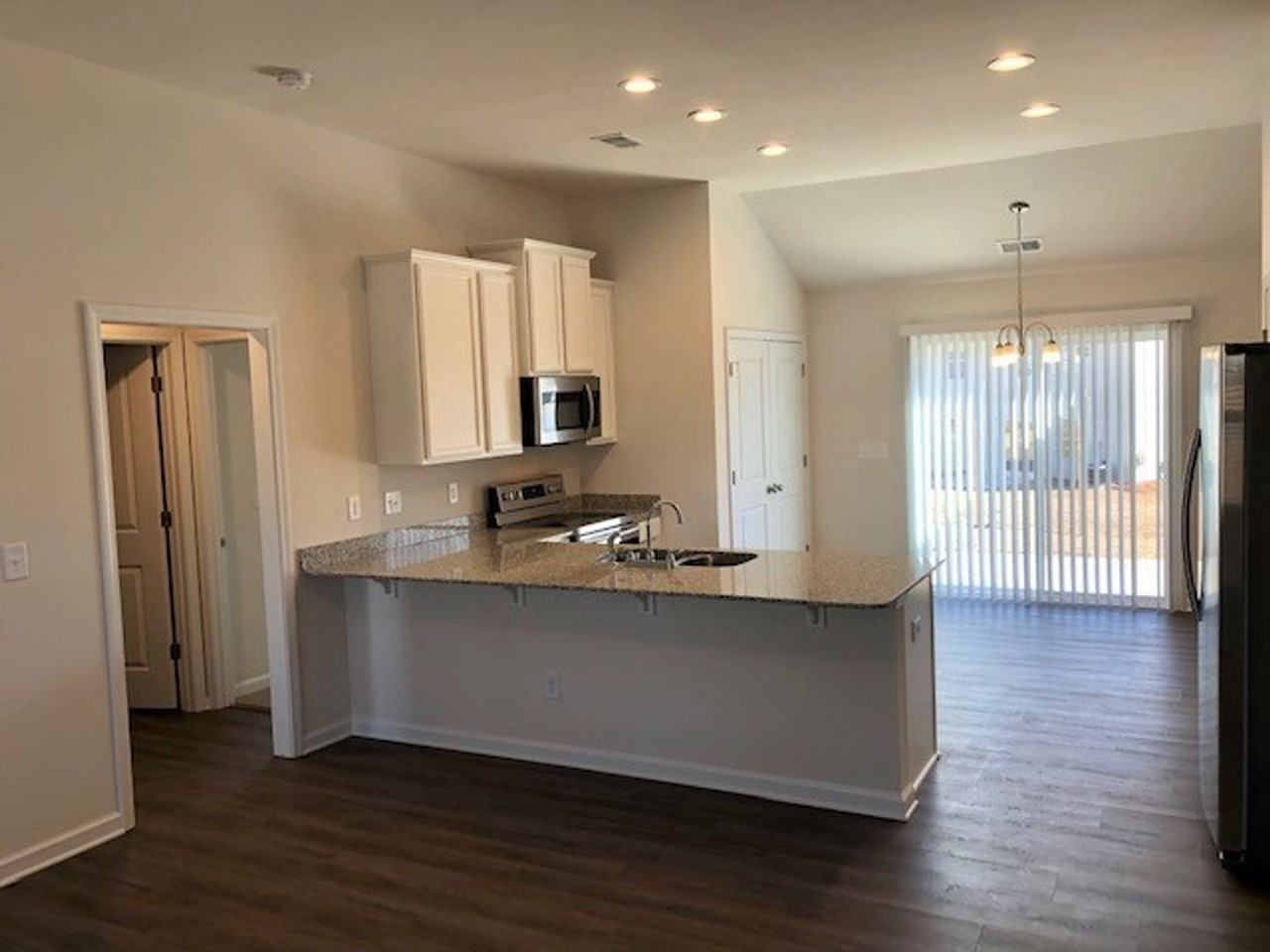 235 Drayton Hall Dr - Photo 5 of 12