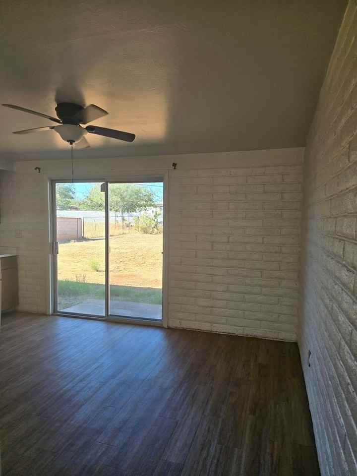4633 Evergreen Dr - Photo 3 of 16