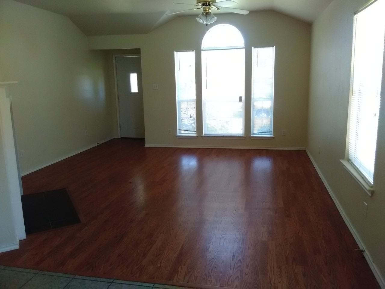 1503 Grey Fox Trl - Photo 3 of 14