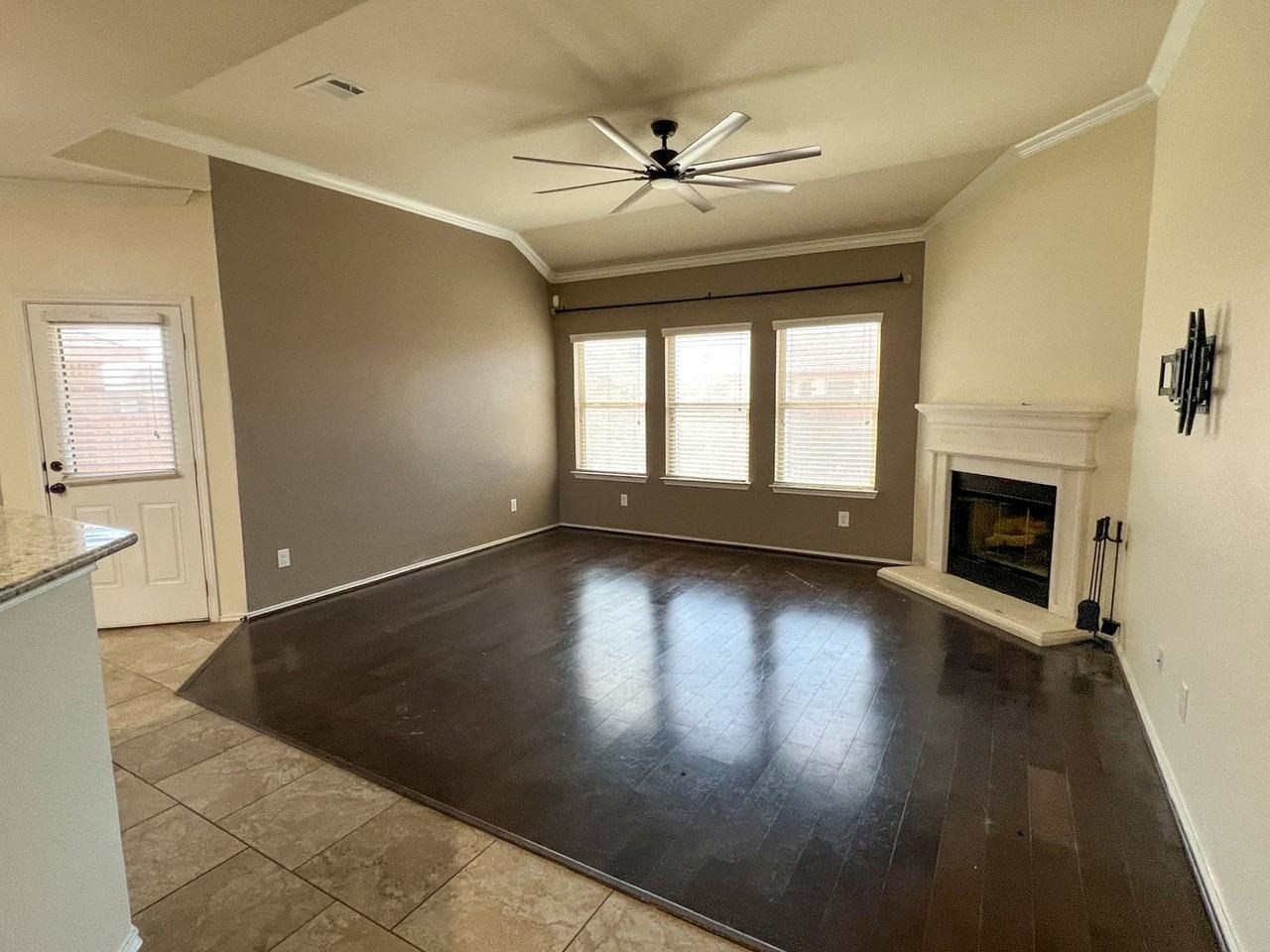 326 Briar Park Drive - Photo 3 of 12