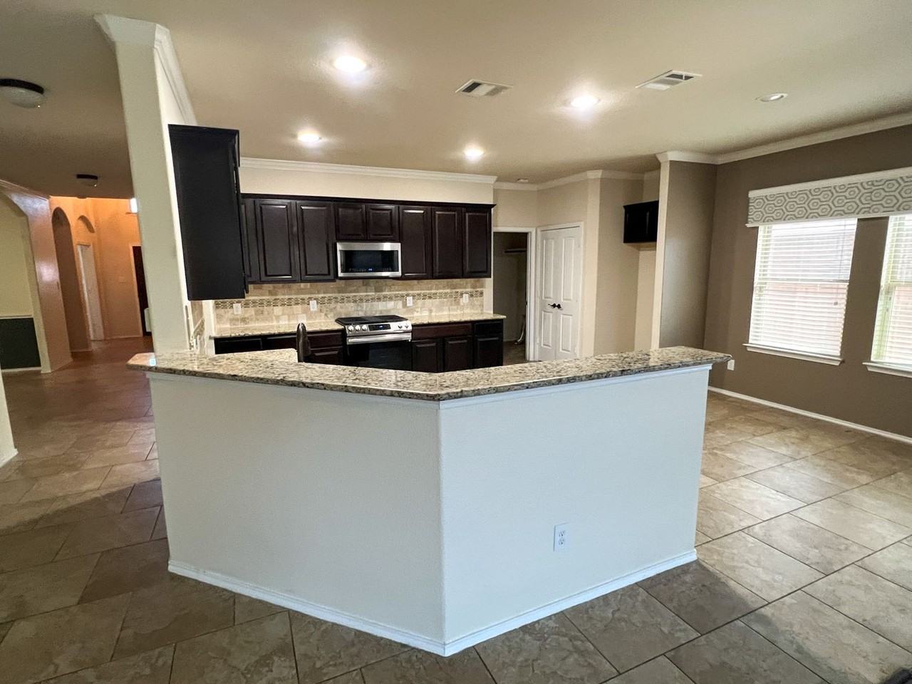 326 Briar Park Drive - Photo 5 of 12