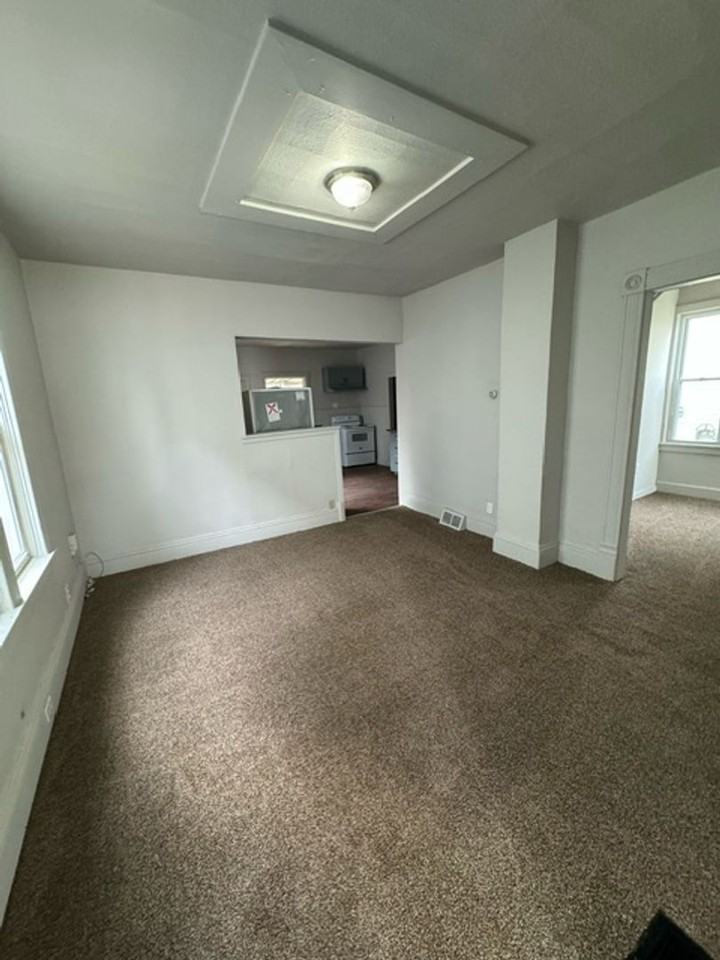 1313 Zollars Ave - Photo 2 of 8