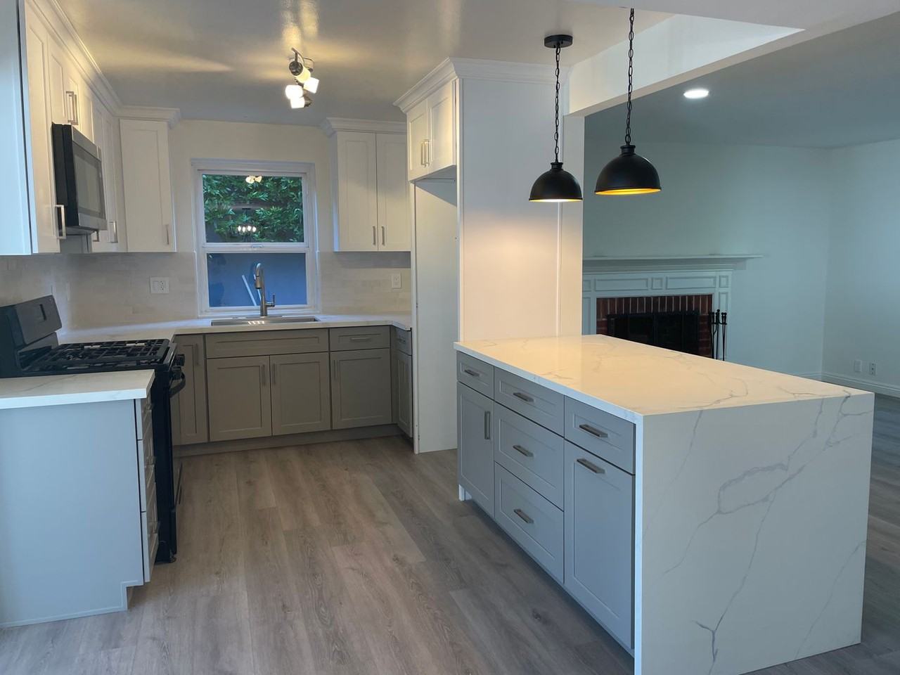 537 Coolidge Dr - Photo 3 of 10