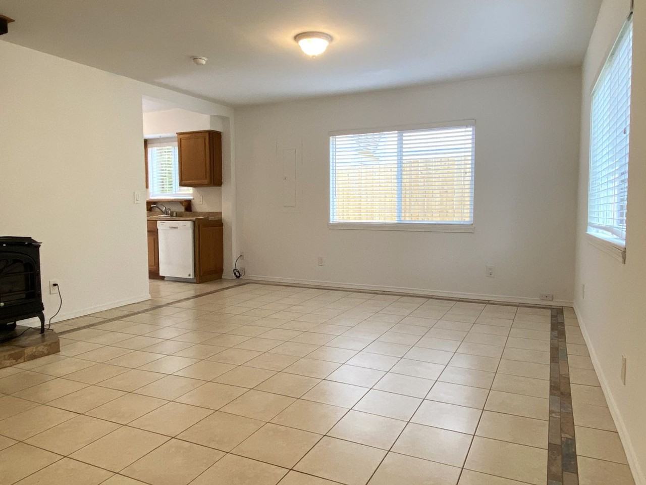 1227 Sw Ryan Allen Rd - Photo 3 of 31