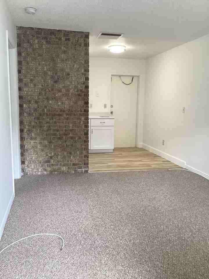 511 Hillcrest St #2 - Photo 2 of 7