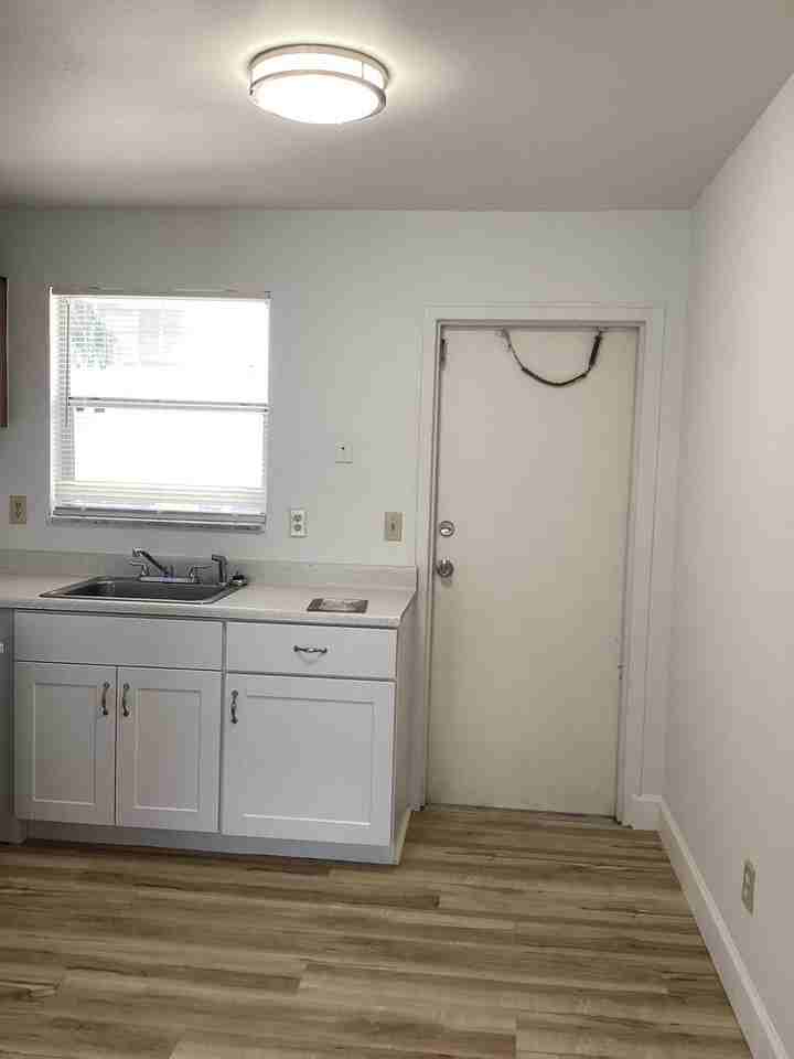 511 Hillcrest St #2 - Photo 3 of 7