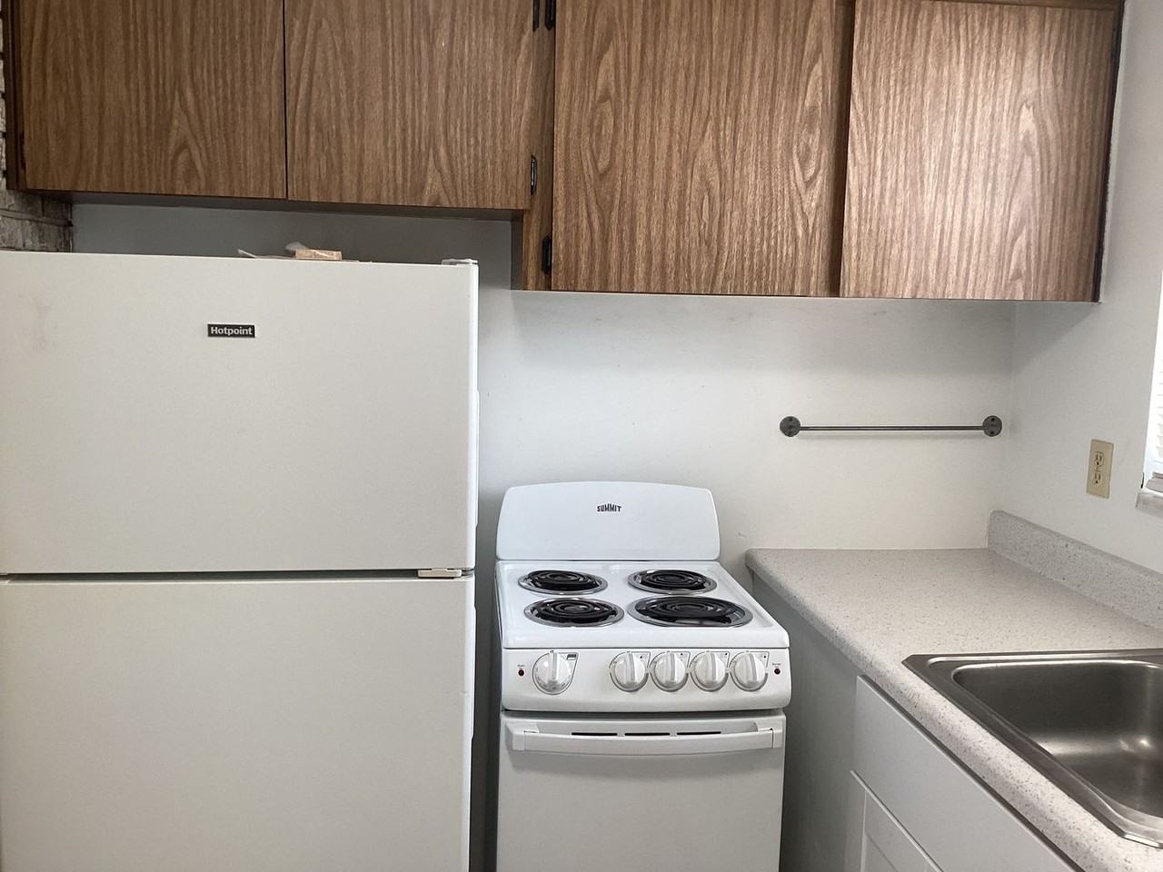 511 Hillcrest St #2 - Photo 4 of 7