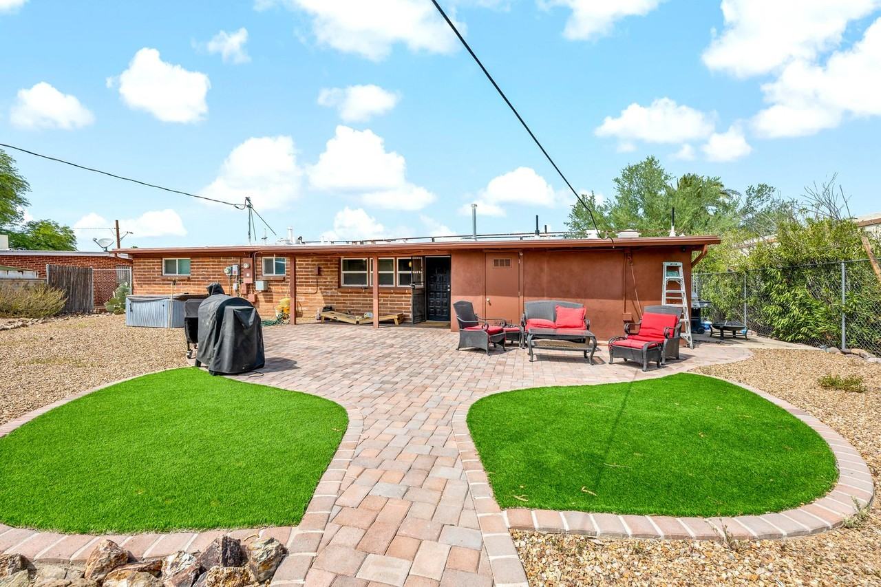 1412 E Copper St - Photo 3 of 34