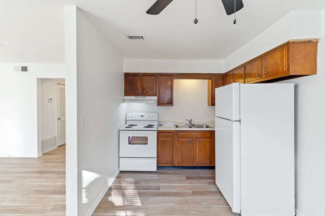 Foreman Apartments - Photo 6 of 31