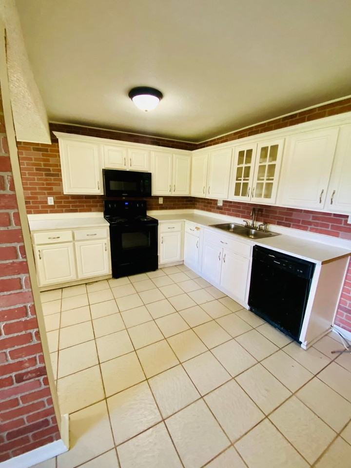 6204 County Road 352 - Photo 3 of 17