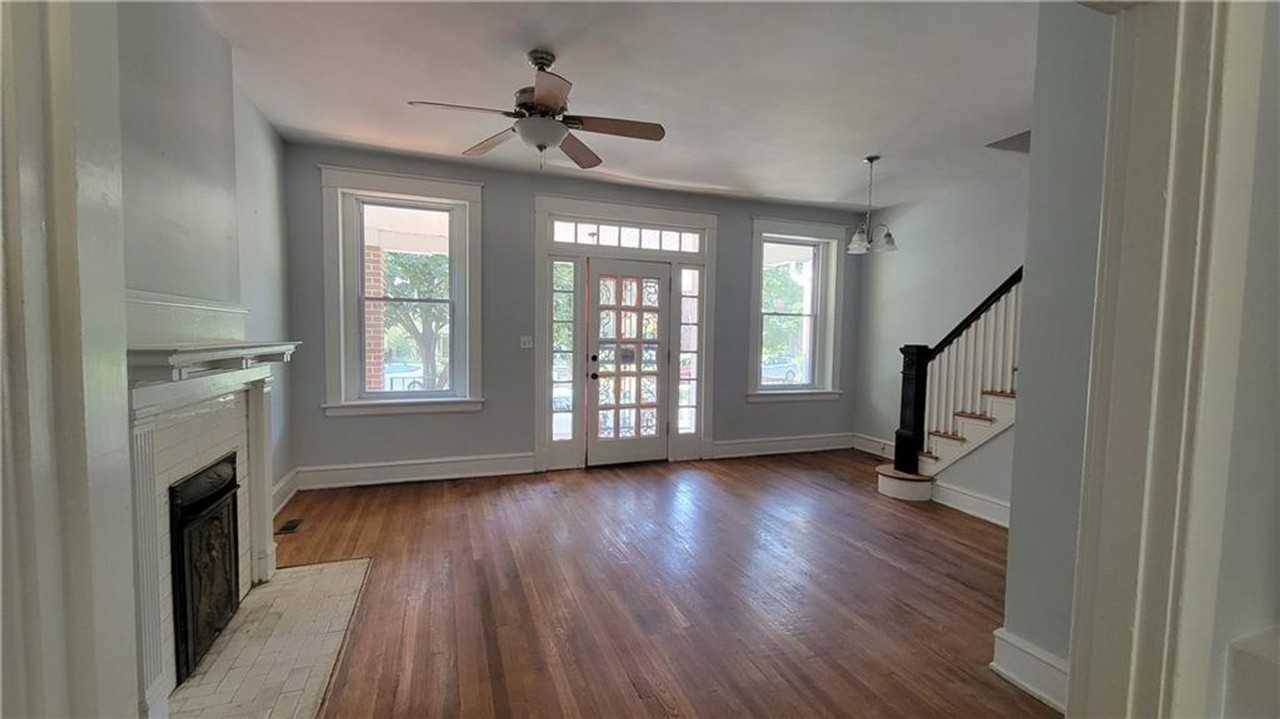 2112 Rosewood Ave - Photo 2 of 37