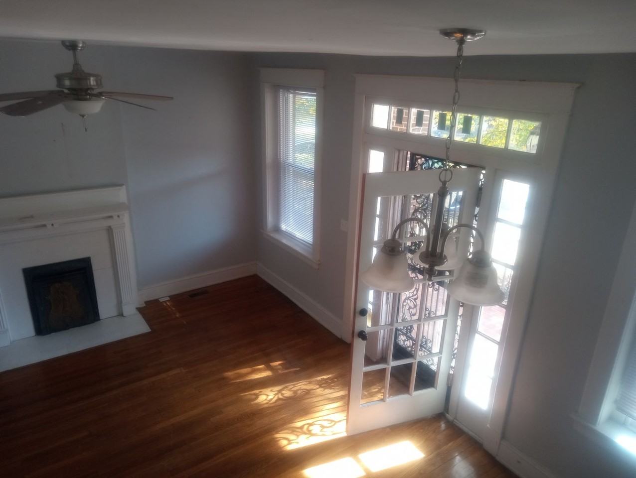 2112 Rosewood Ave - Photo 3 of 37