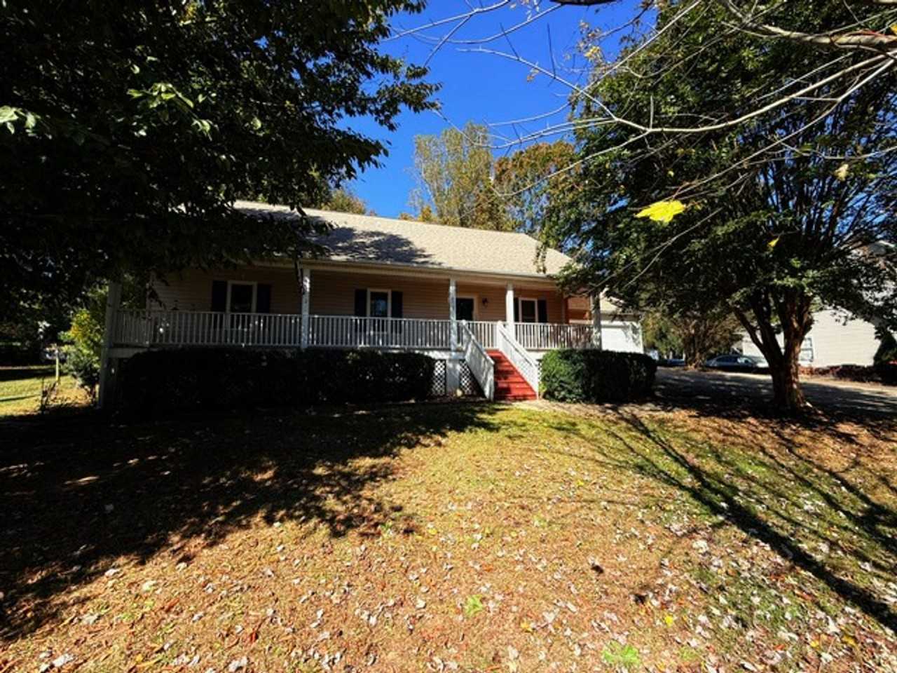 8008 Bartonshire Dr - Photo 2 of 3