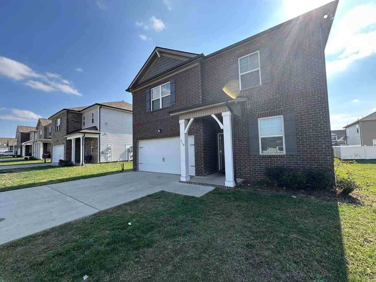 319 Canonbury Way - Photo 2 of 39