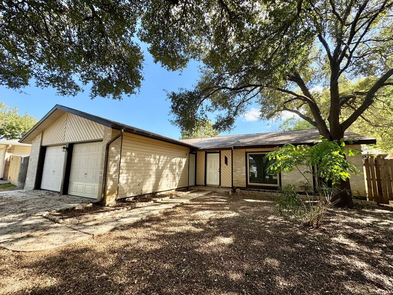 5806 Misty Gln - Photo 2 of 31