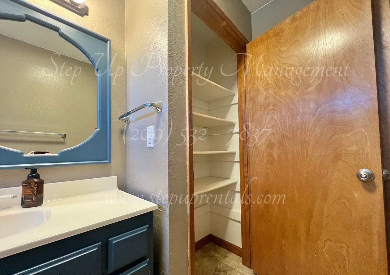 18769 Carter St - Photo 7 of 12